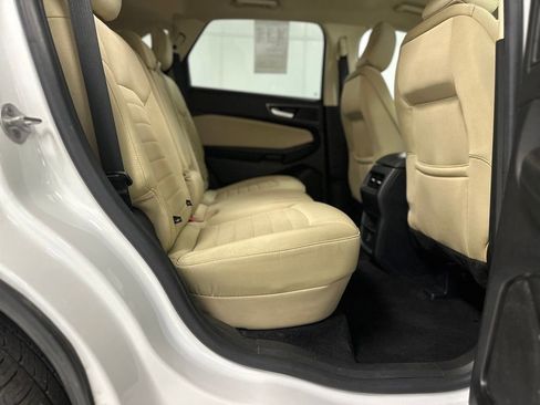 Used 2021 Ford Edge SE FWD image 20