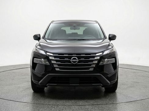 Used 2025 Nissan Rogue SV AWD/4WD image 2