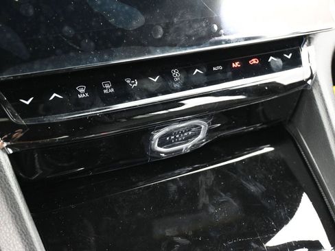 New 2026 Jeep Grand Cherokee Altitude image 21