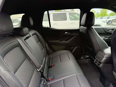 Used 2026 Chevrolet Equinox LT w/ Convenience Package II AWD/4WD image 16