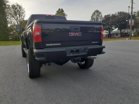 Used 2015 GMC Sierra 2500 Denali w/ Duramax Plus Package image 4