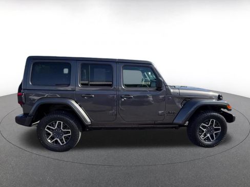 Used 2025 Jeep Wrangler Unlimited Sahara AWD/4WD image 15