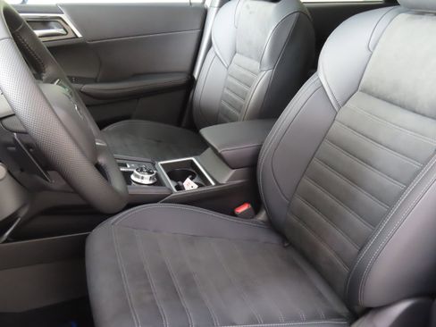 New 2025 Mitsubishi Outlander SE AWD/4WD image 9