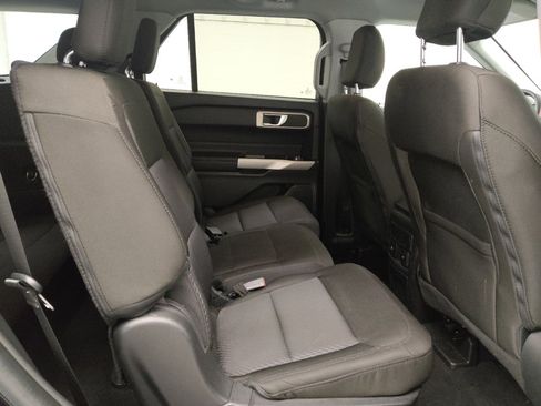 Used 2022 Ford Explorer XLT AWD/4WD image 19