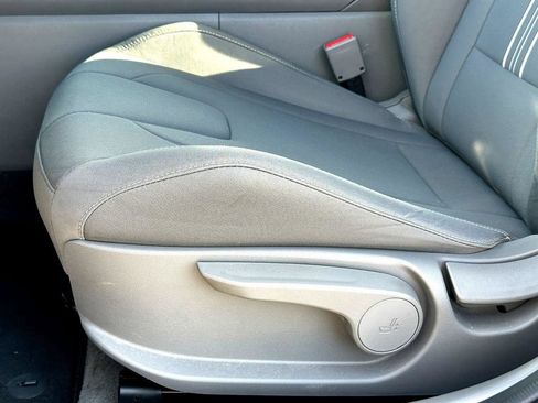 Used 2025 Hyundai Elantra Sport FWD image 14