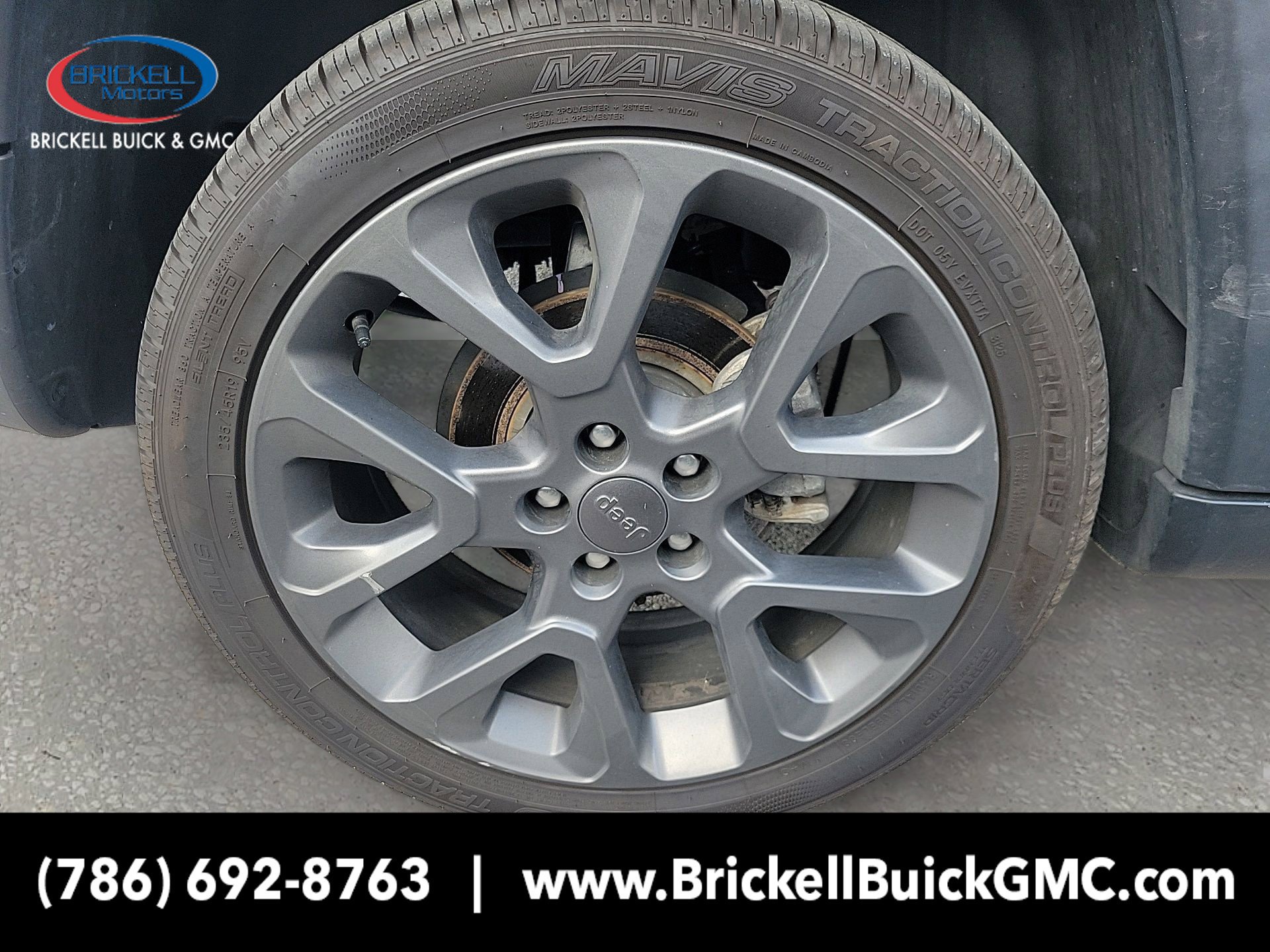 Used 2021 Jeep Compass Latitude w/ Sun and Sound Group AWD/4WD image 9
