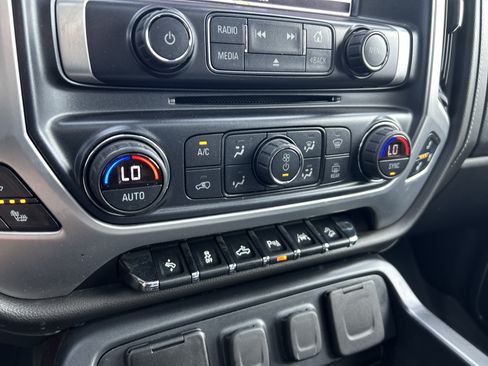 Used 2018 GMC Sierra 1500 SLT AWD/4WD image 22