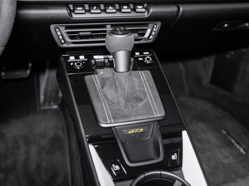 Used 2022 Porsche 911 GT3 image 34