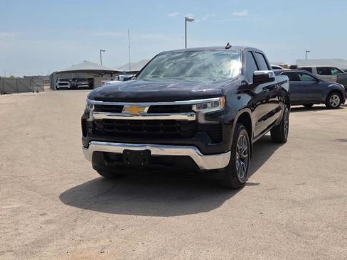 Used 2024 Chevrolet Silverado 1500 LT w/ Leather Package RWD image 3