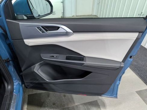 Used 2025 Volkswagen Taos SE image 26