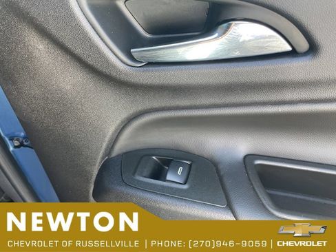 Used 2024 Chevrolet Equinox LT FWD image 30