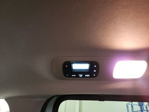 Certified 2024 Honda Odyssey Touring image 25