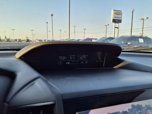 Used 2021 Subaru Crosstrek 2.5i Sport w/ Moonroof Package AWD/4WD image 6