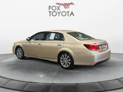 Used 2012 Toyota Avalon Limited FWD image 4