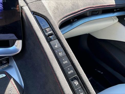 Used 2023 Chevrolet Corvette Z06 RWD image 16