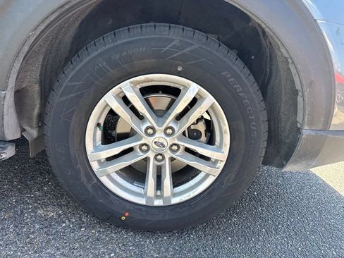 Used 2023 Ford Explorer XLT RWD image 12