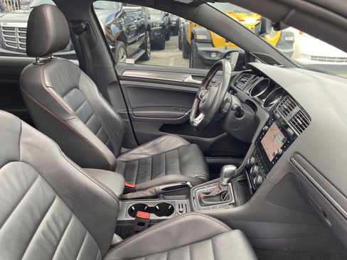 Used 2018 Volkswagen GTI Autobahn image 21