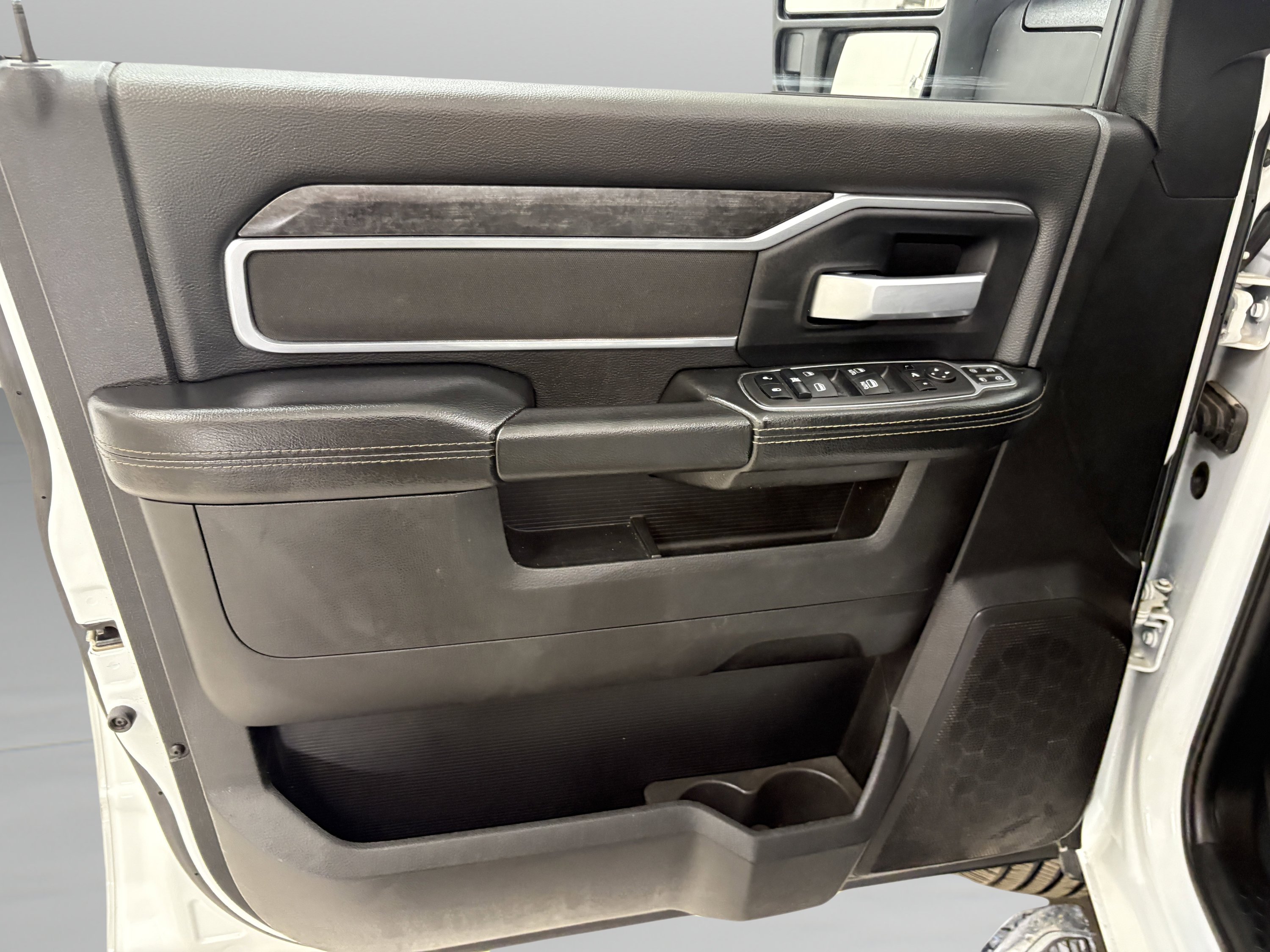 Used 2024 RAM 2500 Big Horn AWD/4WD image 23