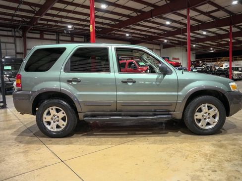 Used 2006 Ford Escape XLT image 10