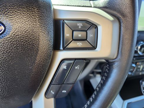 Used 2018 Ford F150 Lariat image 30