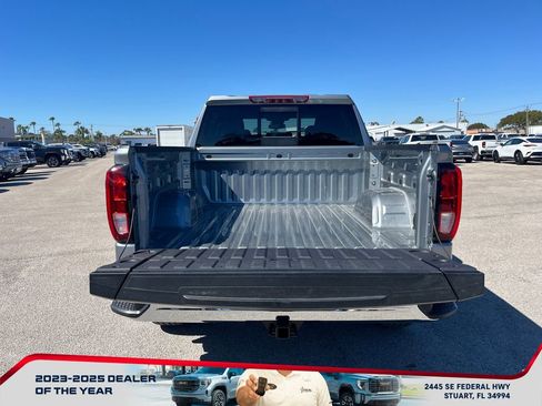 New 2026 GMC Sierra 1500 SLE w/ Preferred Package image 16