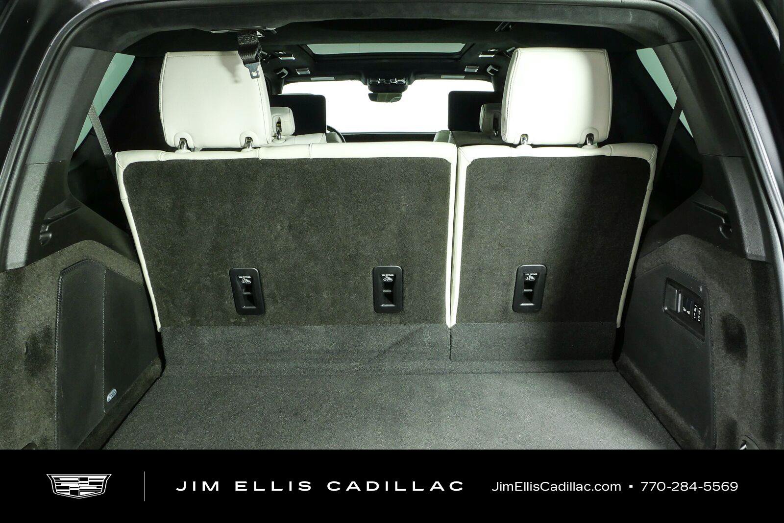 Used 2025 Cadillac Escalade Sport Platinum AWD/4WD image 33
