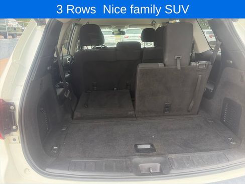 Used 2020 Nissan Pathfinder SV FWD image 11