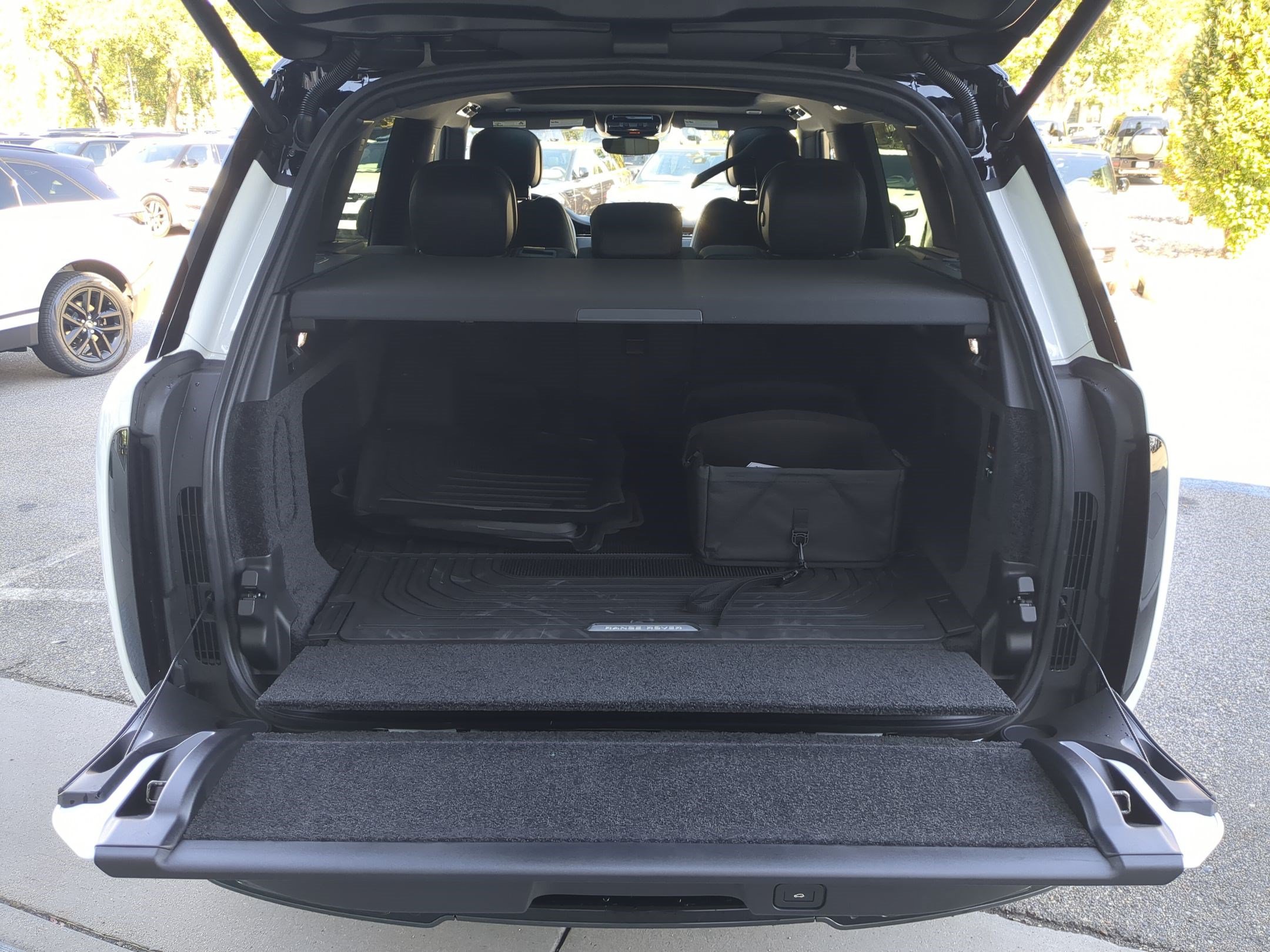 New 2026 Land Rover Range Rover SE AWD/4WD image 29
