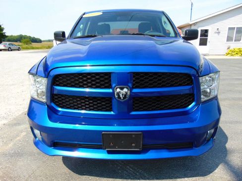 Used 2017 RAM 1500 Express w/ Express Value Package AWD/4WD image 4