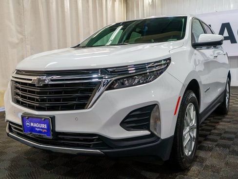 Used 2023 Chevrolet Equinox LT AWD/4WD image 2
