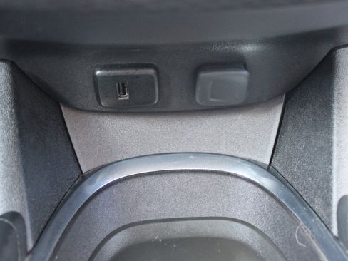 Used 2017 Chevrolet Malibu LT image 27