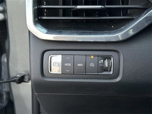 Used 2025 GMC Acadia Elevation image 27