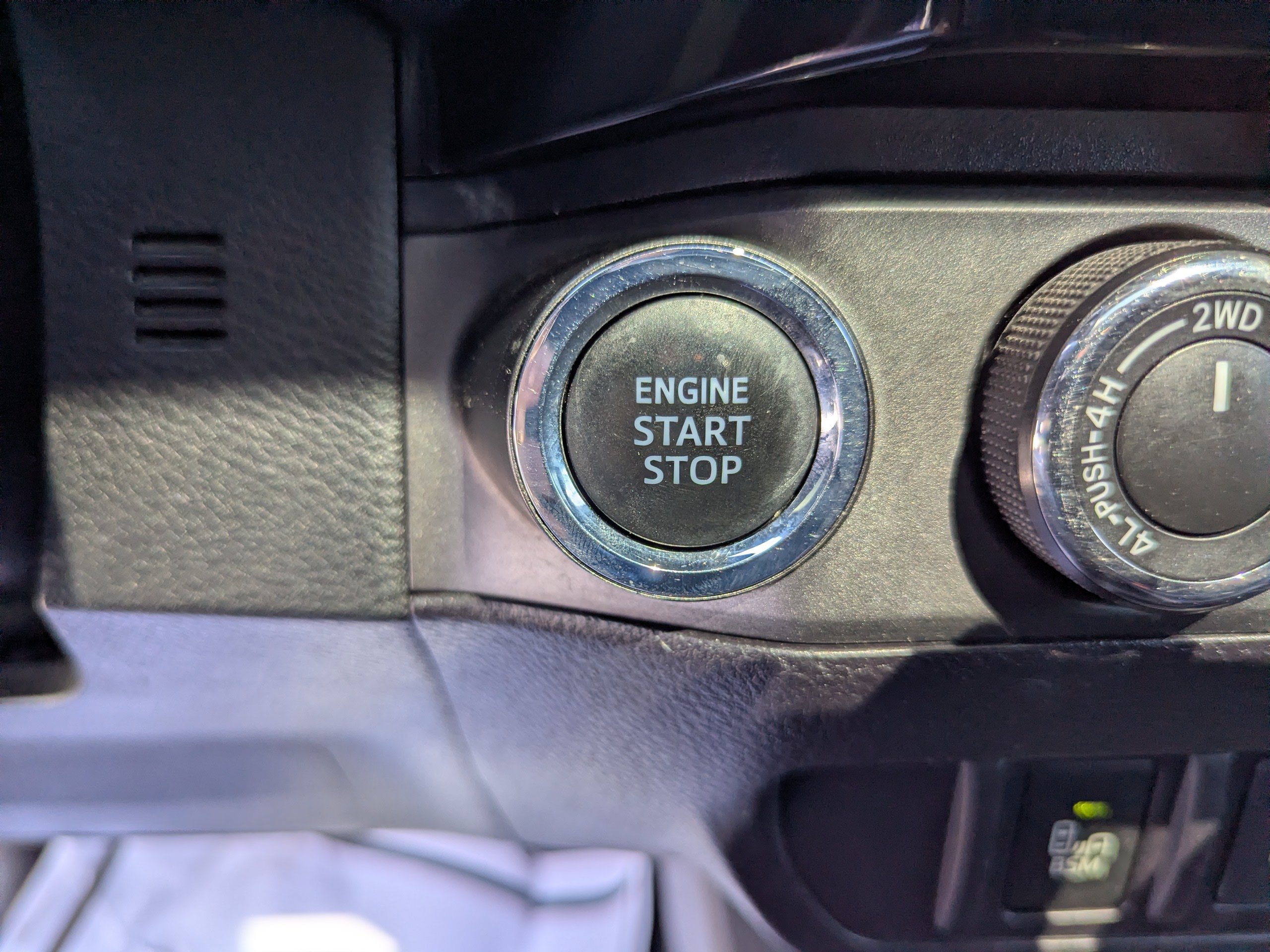 Used 2017 Toyota Tacoma TRD Off-Road AWD/4WD image 19