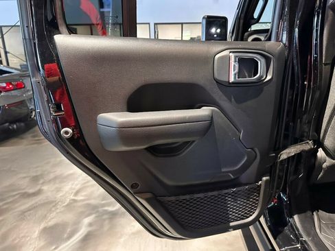 Used 2024 Jeep Wrangler Unlimited Sport AWD/4WD image 21