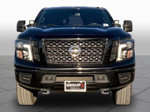 Used 2018 Nissan Titan SV w/ SV Convenience Package AWD/4WD image 4