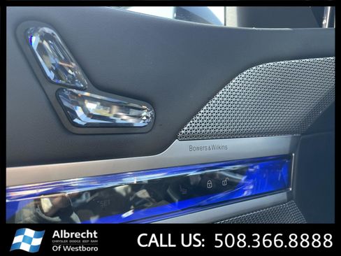 Used 2025 BMW 740i xDrive image 31