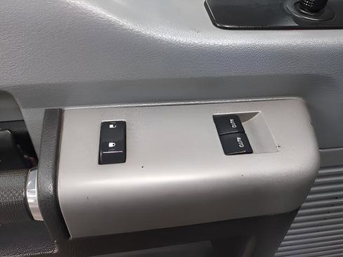 Used 2015 Ford F250 XLT w/ XLT Interior Package image 7