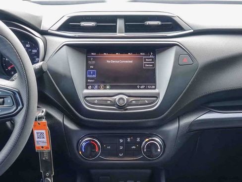 Used 2021 Chevrolet TrailBlazer LS image 12