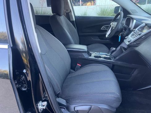 Used 2017 Chevrolet Equinox LT FWD image 20