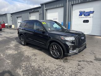 Used 2025 Ford Explorer ST-Line w/ ST-Line Street Pack video 1