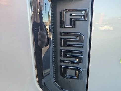 Used 2020 Ford F250 Lariat image 10