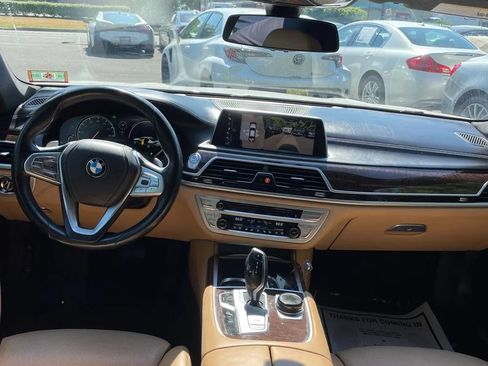 Used 2017 BMW 750i xDrive AWD/4WD image 7