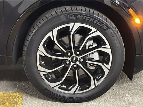 New 2026 Lincoln Nautilus Reserve image 4