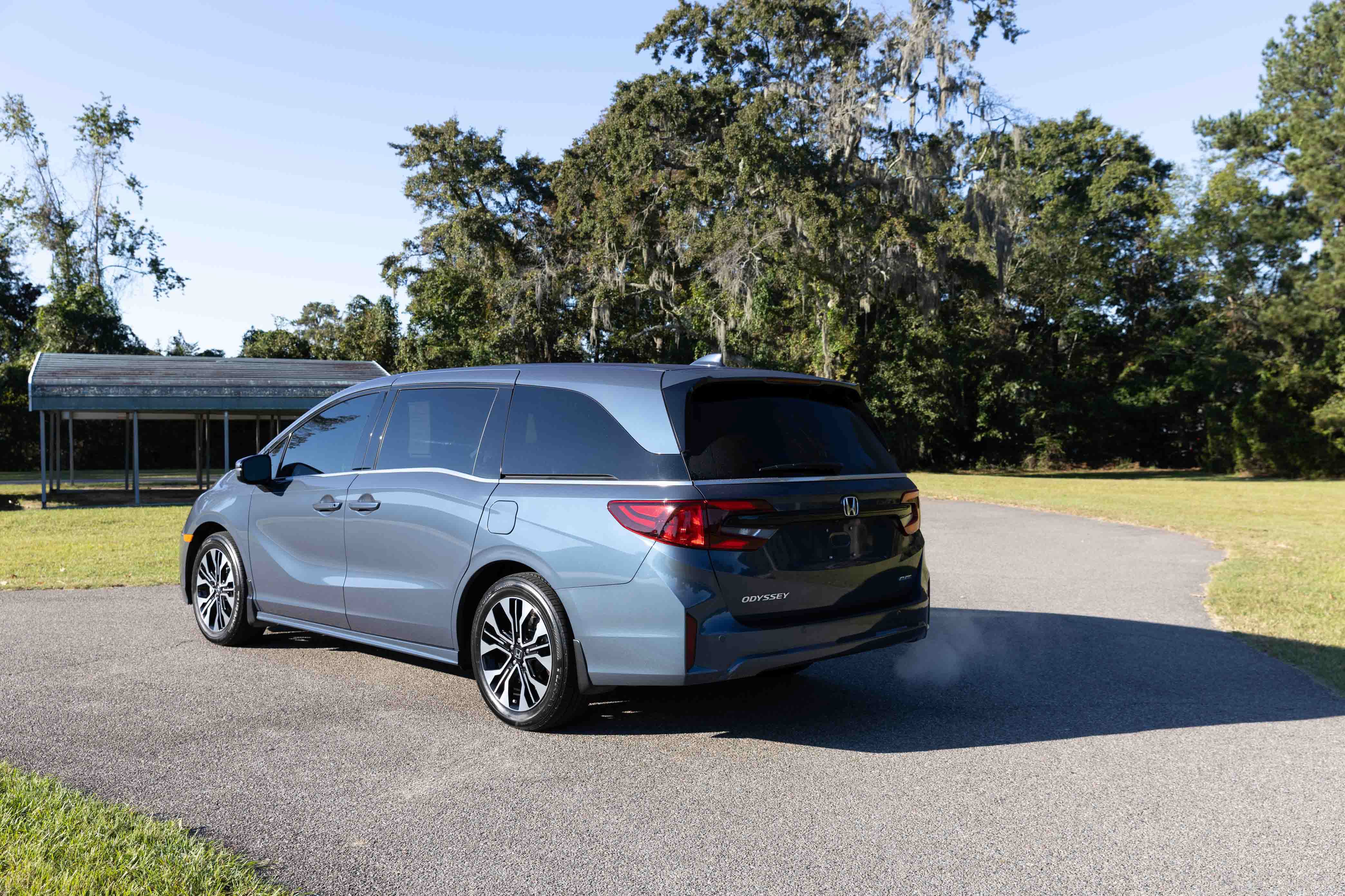Used 2025 Honda Odyssey Elite image 3