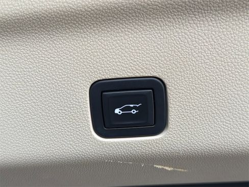 Used 2021 Cadillac Escalade Premium Luxury w/ Driver Assist Tech Package image 19