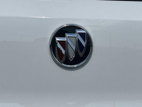 Used 2022 Buick Encore GX Essence w/ Experience Buick Package FWD image 12