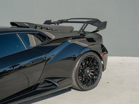 Used 2021 Lamborghini Huracan STO image 25