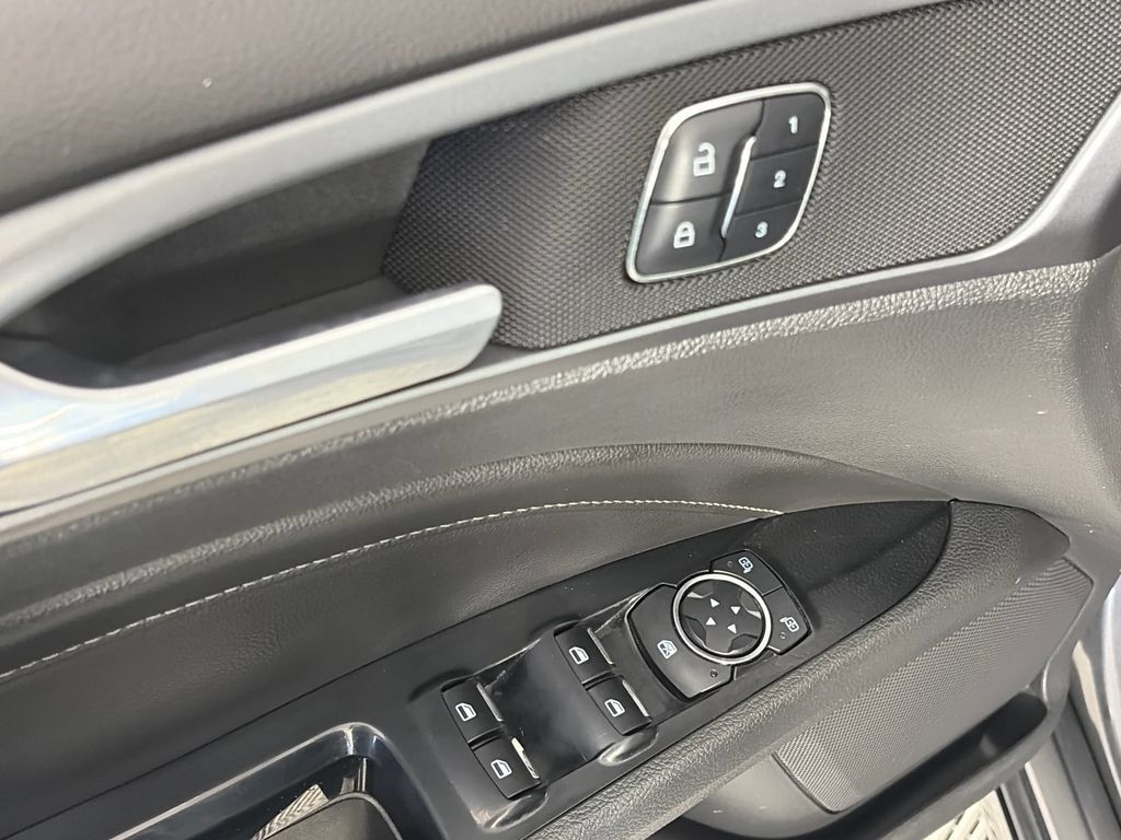 Used 2015 Ford Fusion Titanium AWD/4WD image 25