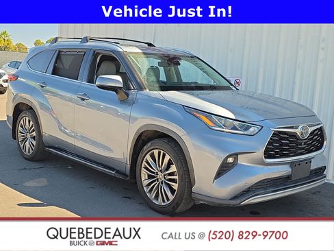 Used 2020 Toyota Highlander Platinum image 1