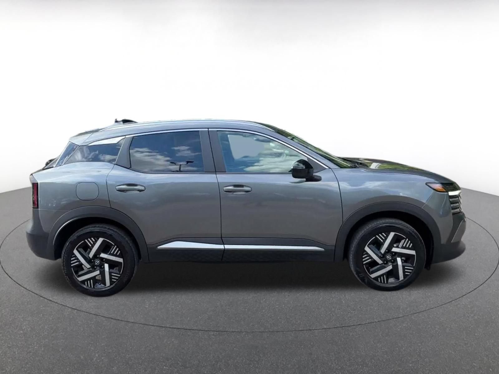 Used 2026 Nissan Kicks SV w/ Cold Weather Package FWD image 15